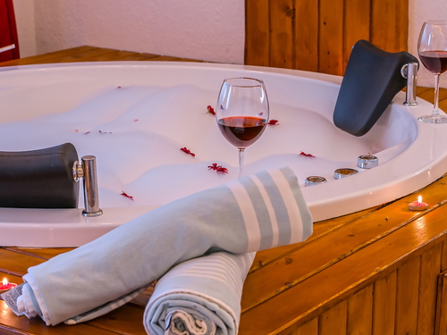  gece  -  Kasım
  | Kalkan Akbel’de Deniz Manzaralı, Jakuzili ve Saunalı Balayı Villası | 4 Kişilik Özel Tatil
